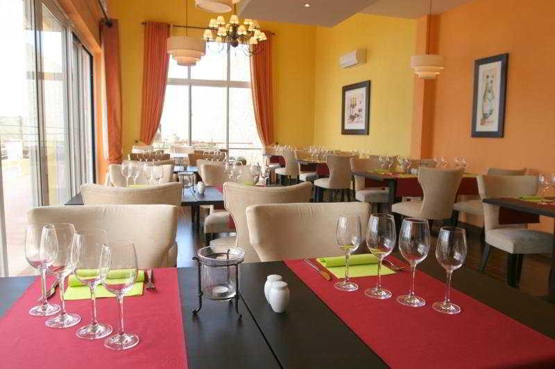 Quinta Da Encosta Velha - Santo Antonio, Villas, Golf & Spa Budens Restoran fotoğraf